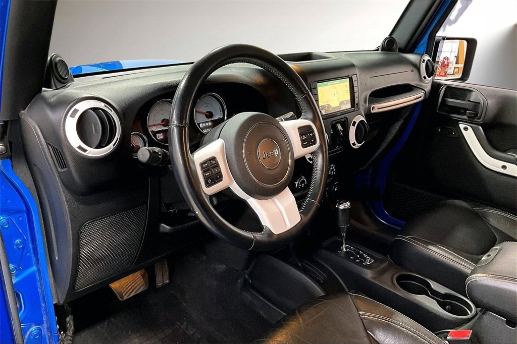 Used 2014 Jeep Wrangler Unlimited Sahara image 16