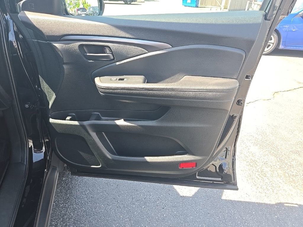 Certified 2024 Honda Passport EX-L image 32