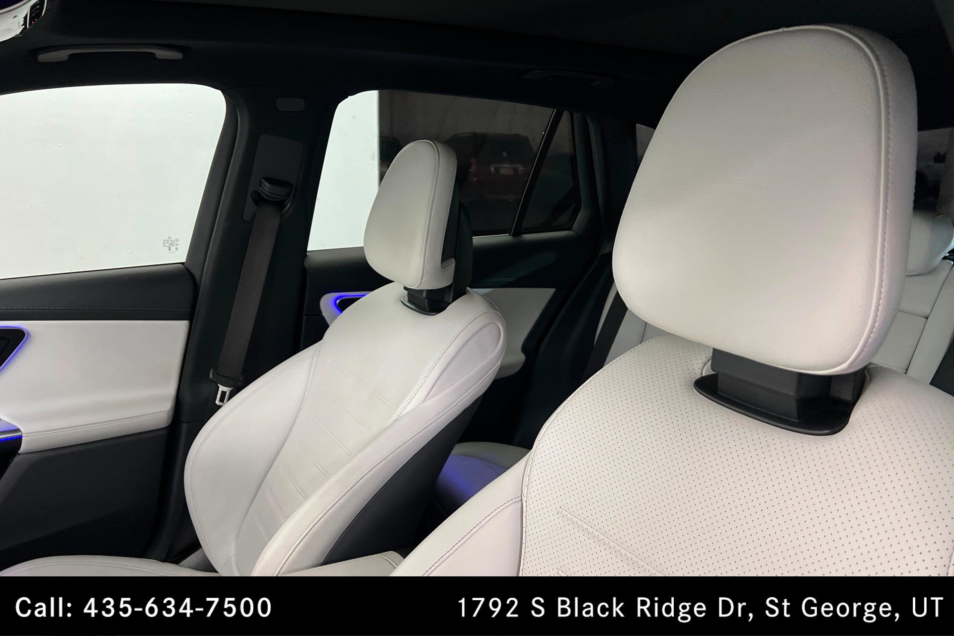 Used 2023 Mercedes-Benz GLC 300 w/ AMG Line image 16