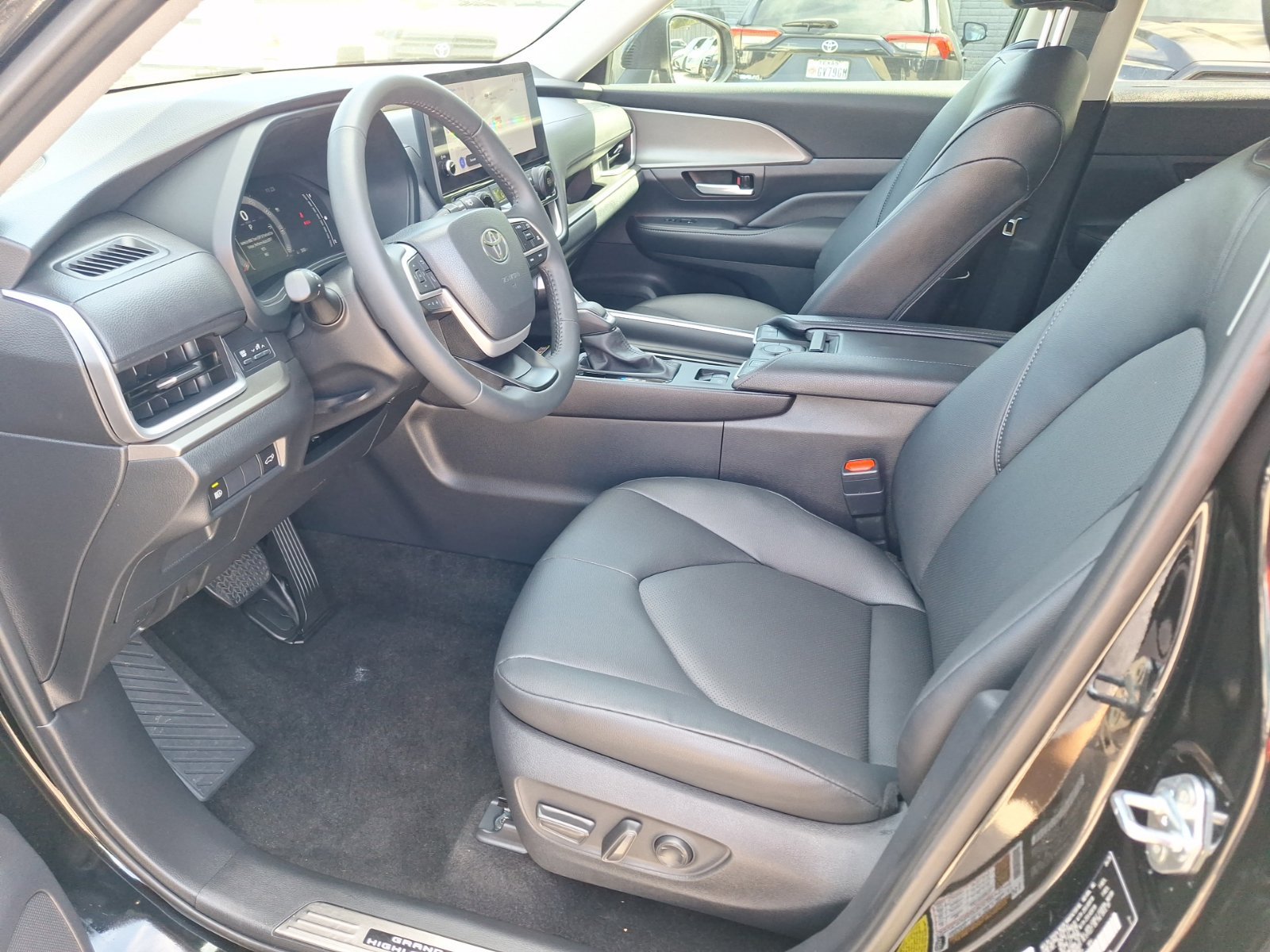 Used 2026 Toyota Grand Highlander AWD image 15