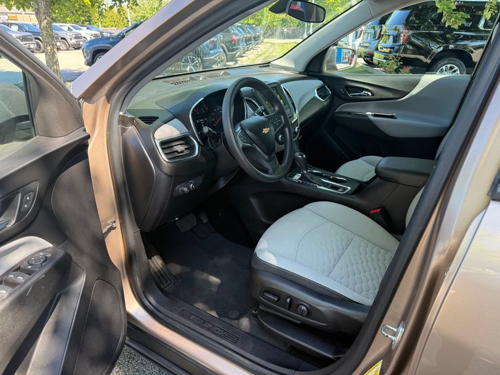 Used 2019 Chevrolet Equinox LS w/ LS Convenience Package AWD/4WD image 12