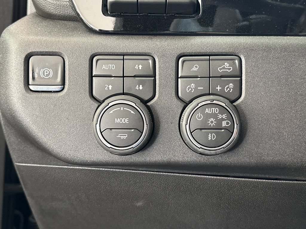Used 2026 Chevrolet Silverado 1500 High Country AWD/4WD image 45
