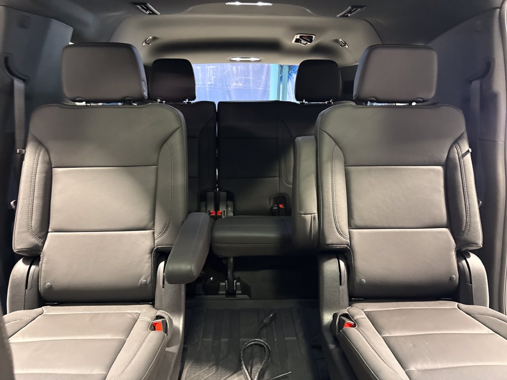 New 2026 Chevrolet Suburban LT w/ Comfort Package AWD/4WD image 39