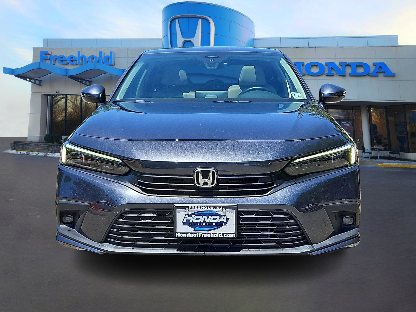 Used 2022 Honda Civic Touring image 2