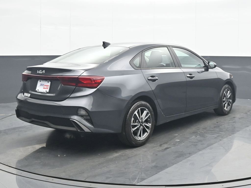 Used 2024 Kia Forte LXS image 6