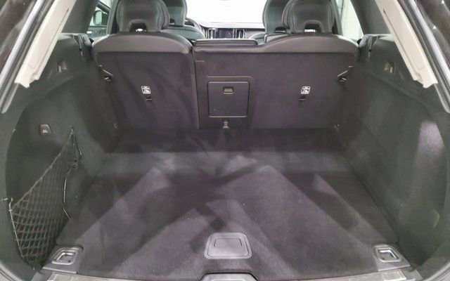 Used 2022 Volvo XC60 B5 Inscription w/ Advanced Package image 16