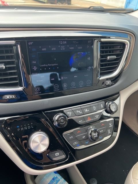 Used 2019 Chrysler Pacifica Touring-L Plus w/ Advanced Safetytec Group image 15