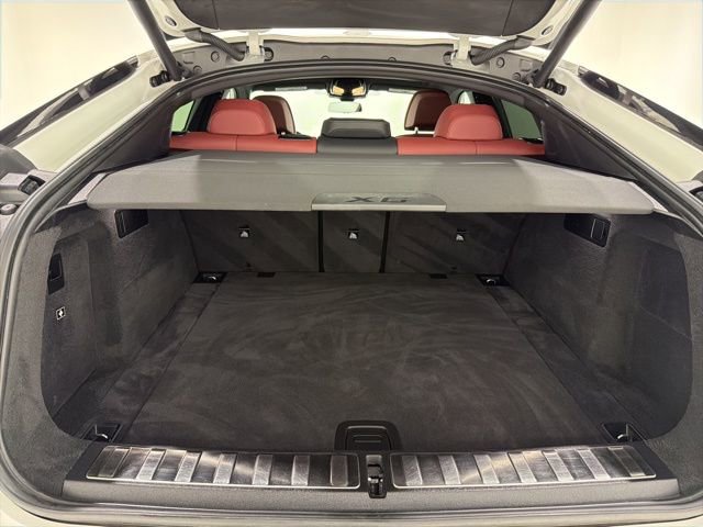 Certified 2024 BMW X6 xDrive40i w/ Executive Package image 25