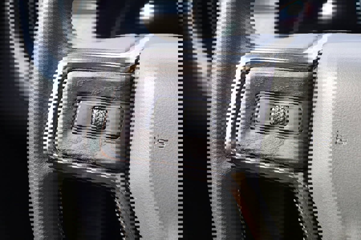 Used 2022 Rivian R1T Adventure image 48