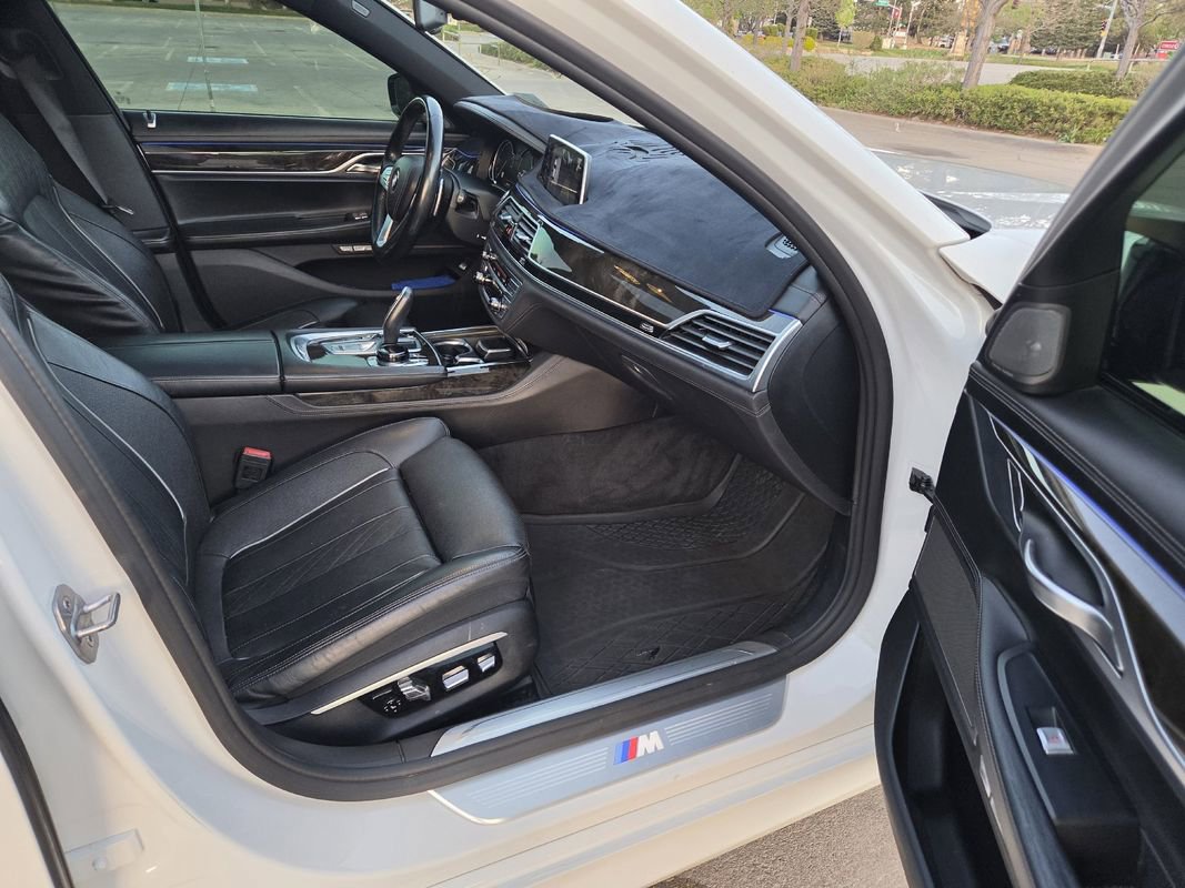 Used 2016 BMW 750i xDrive AWD/4WD image 9