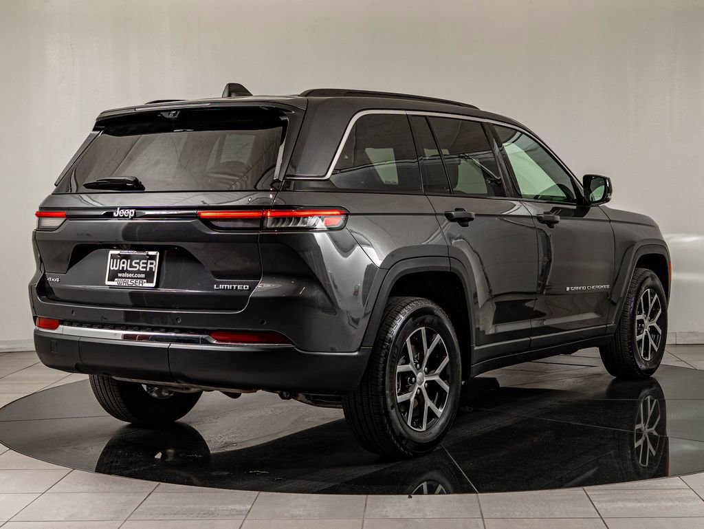 Used 2025 Jeep Grand Cherokee Limited w/ Luxury Tech Group II AWD/4WD image 5