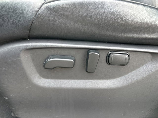 Used 2024 Nissan Armada SL w/ Captain's Chairs Package image 17