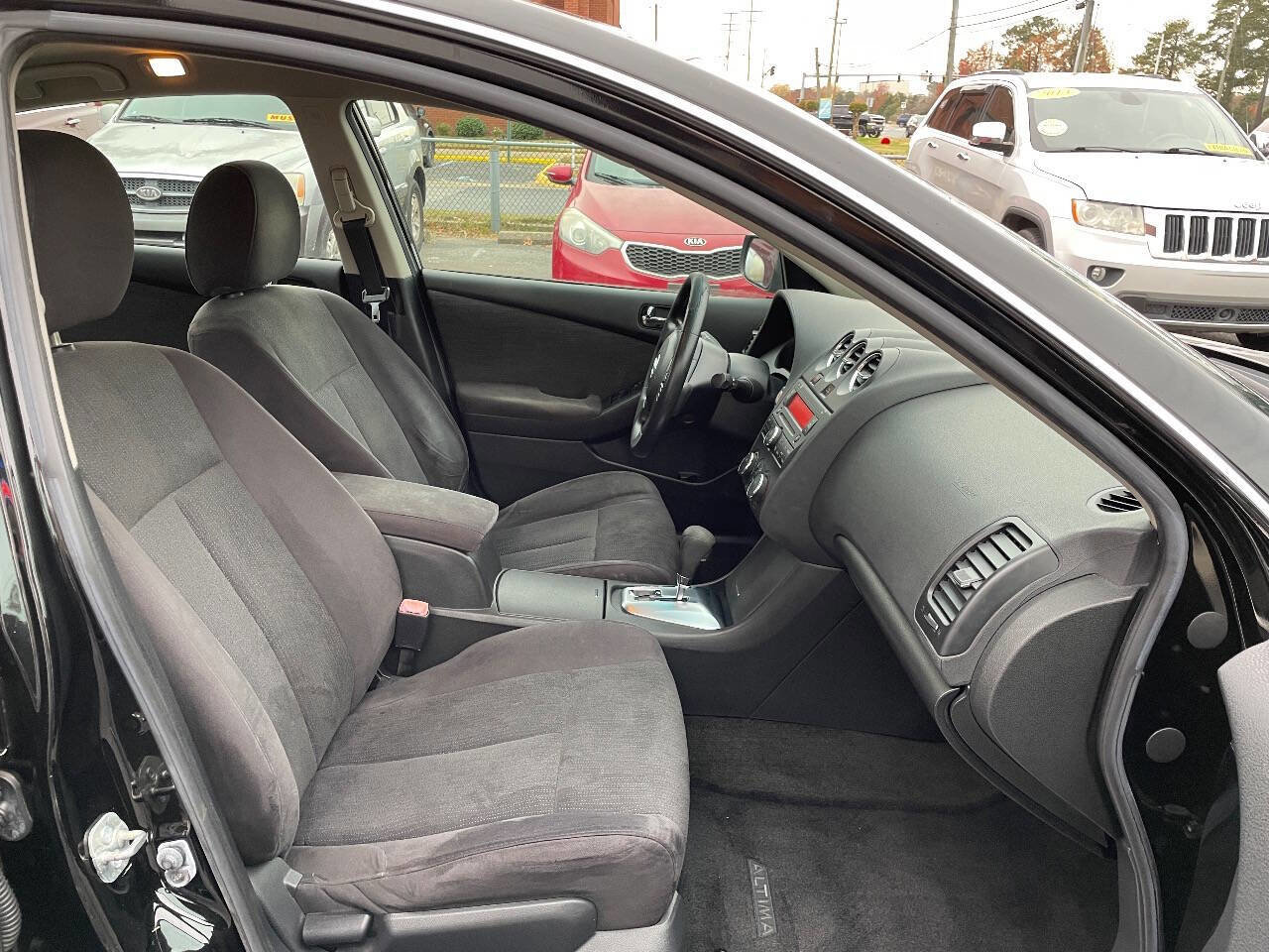 Used 2011 Nissan Altima 2.5 S image 21