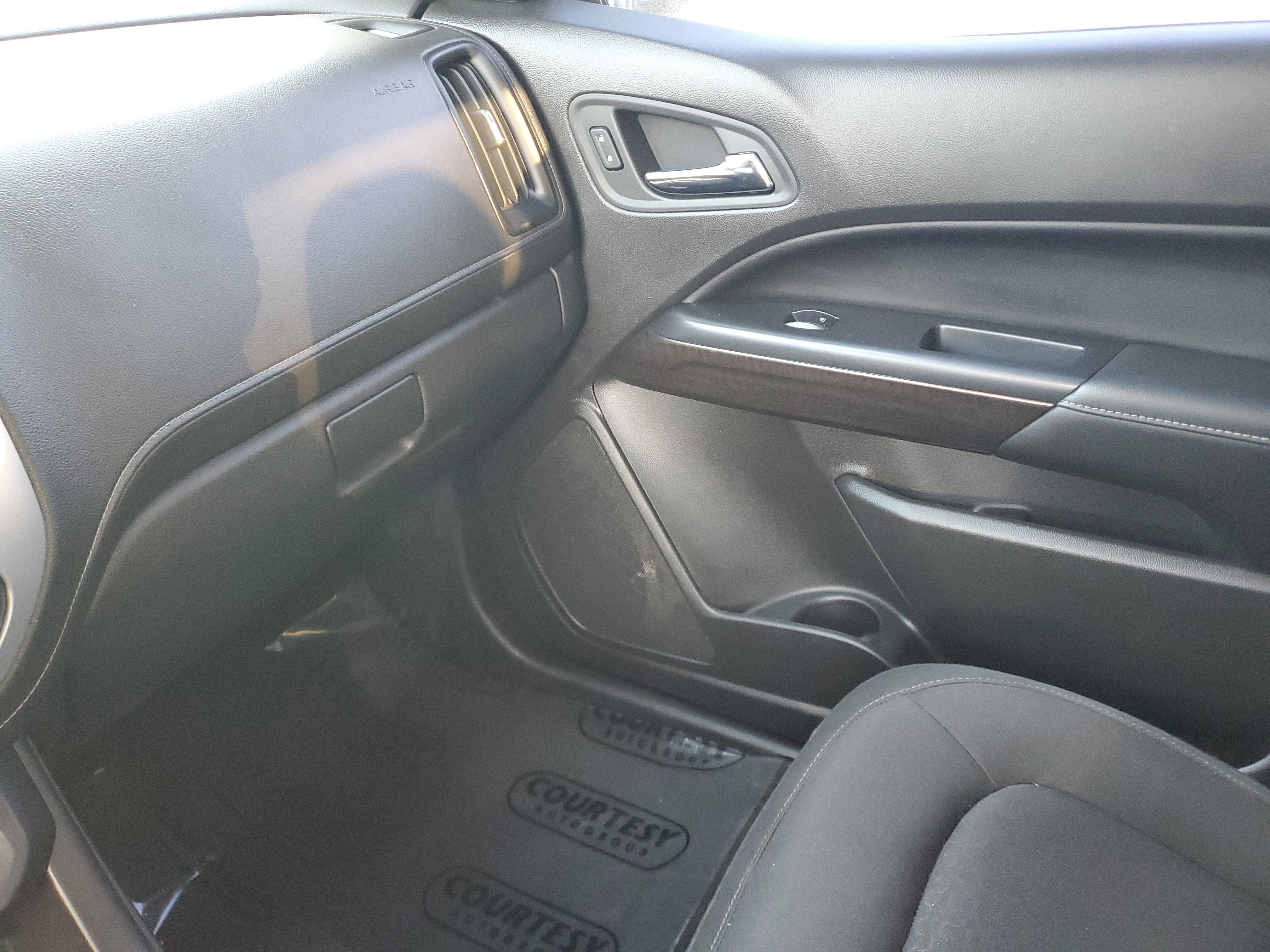 Used 2015 GMC Canyon SLE w/ SLE Convenience Package image 25