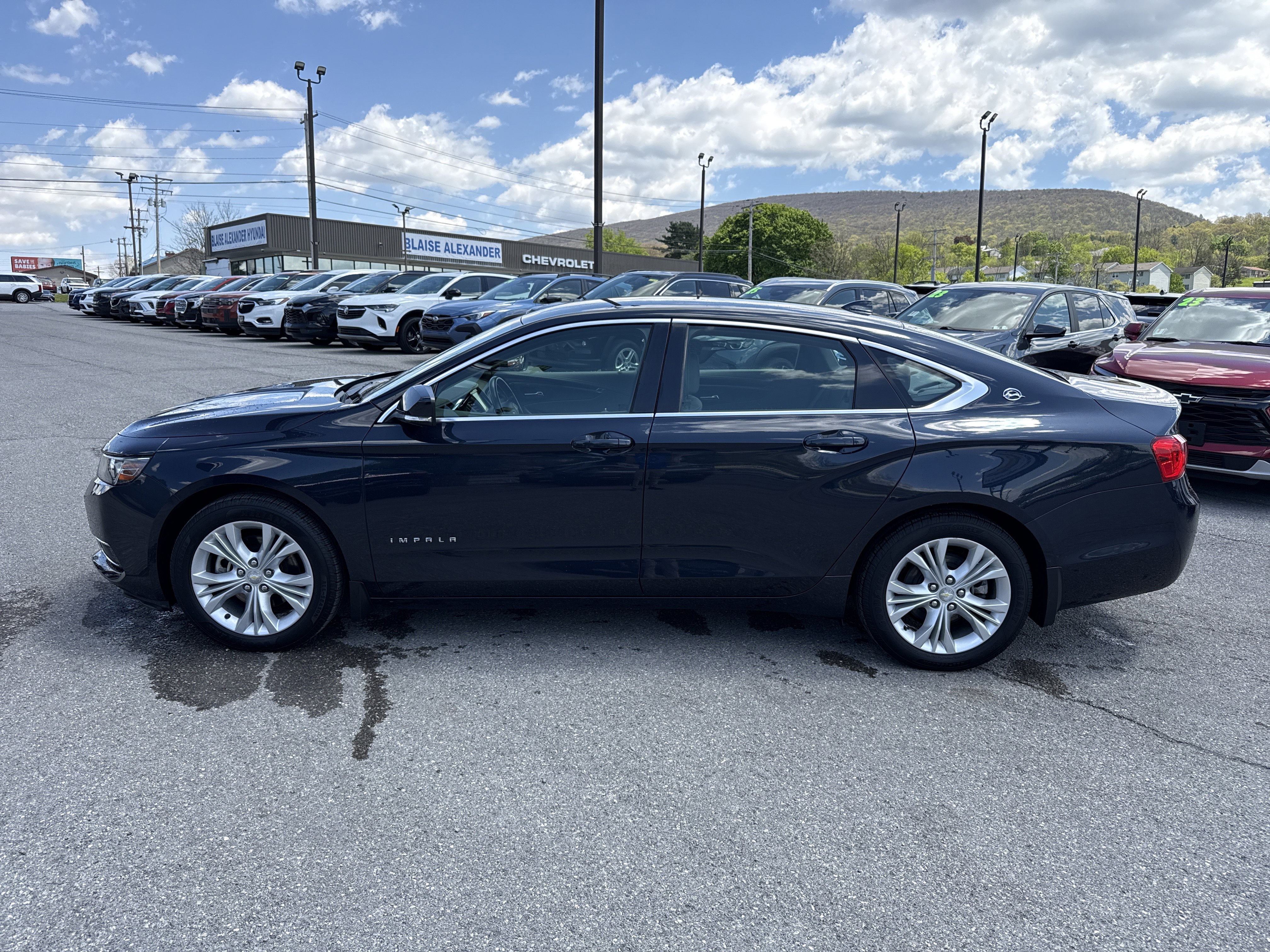 Used 2014 Chevrolet Impala LT w/ Convenience Package FWD image 9