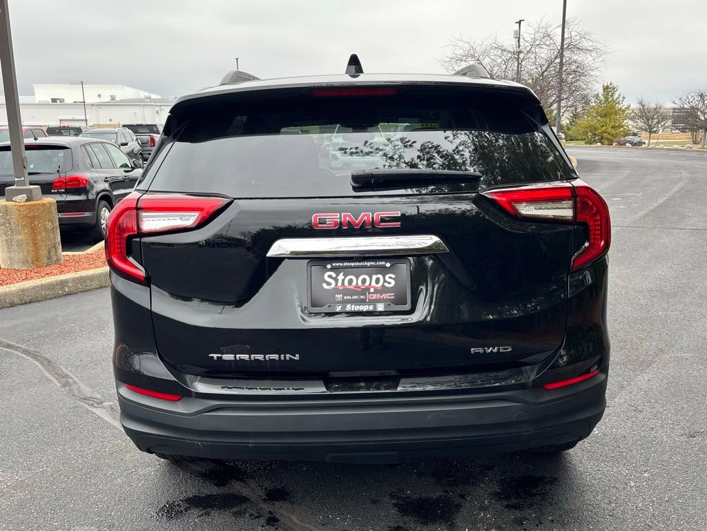 Used 2023 GMC Terrain SLE w/ Driver Convenience Package image 6