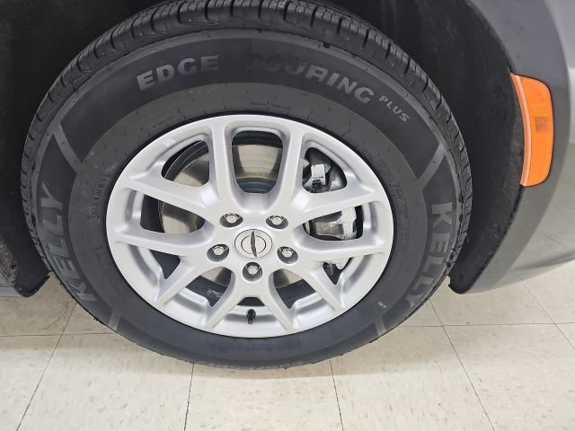 Used 2023 Chrysler Pacifica Touring-L FWD image 12