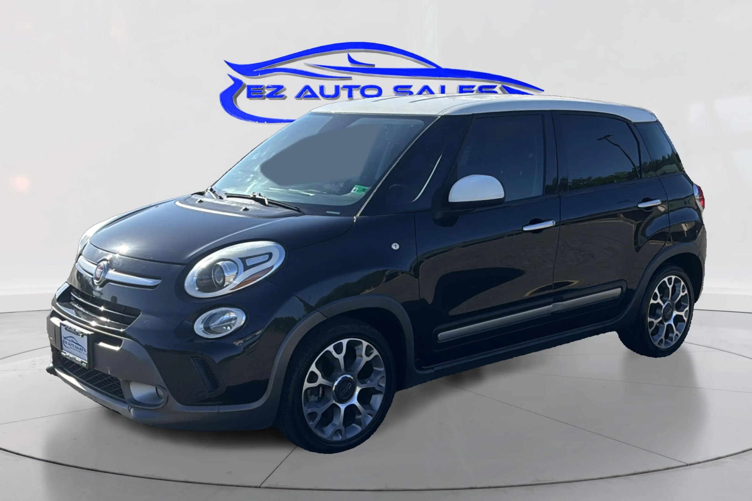 Used 2014 FIAT 500L Trekking w/ Popular Equipment Group image 9
