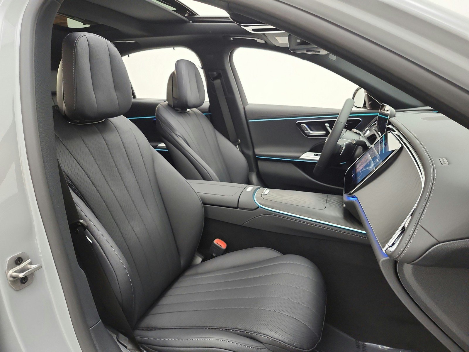 New 2027 Mercedes-Benz E 450 4MATIC Sedan image 15