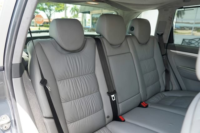 Used 2005 Porsche Cayenne Turbo AWD/4WD image 18