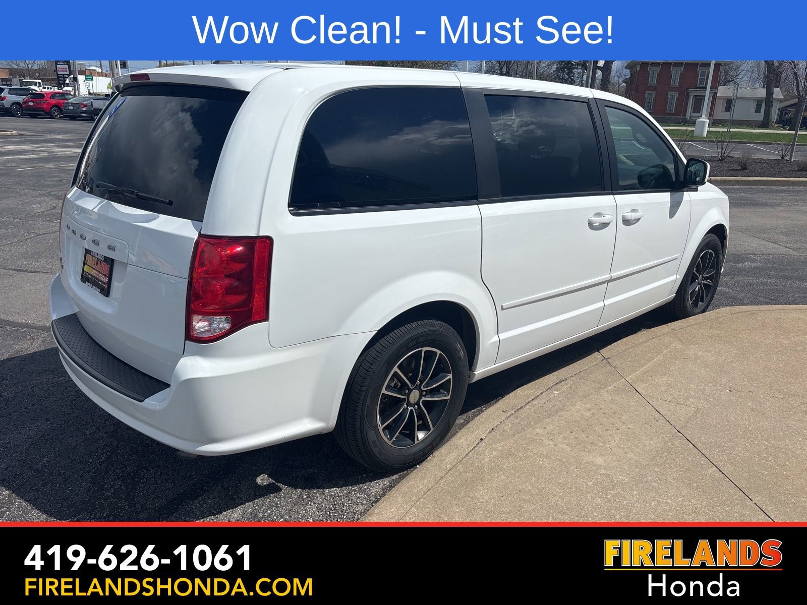 Used 2017 Dodge Grand Caravan SE FWD image 4