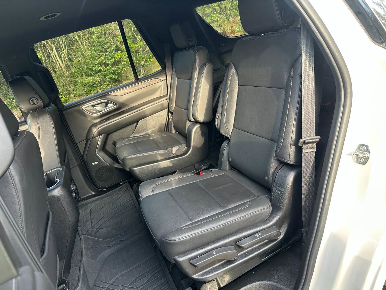 Used 2022 Chevrolet Tahoe LT w/ Luxury Package image 17
