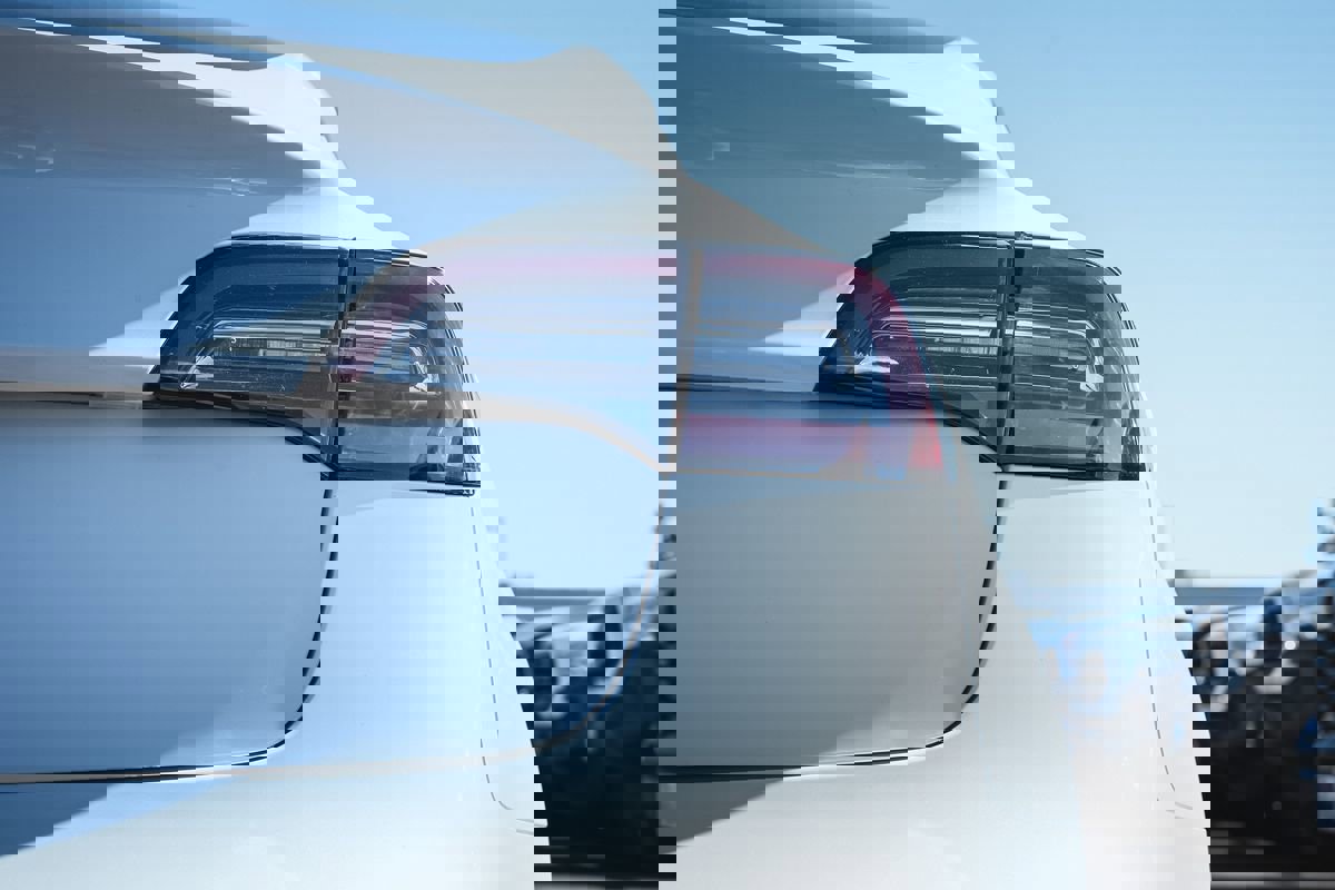 Used 2021 Tesla Model 3 Standard Range Plus image 8