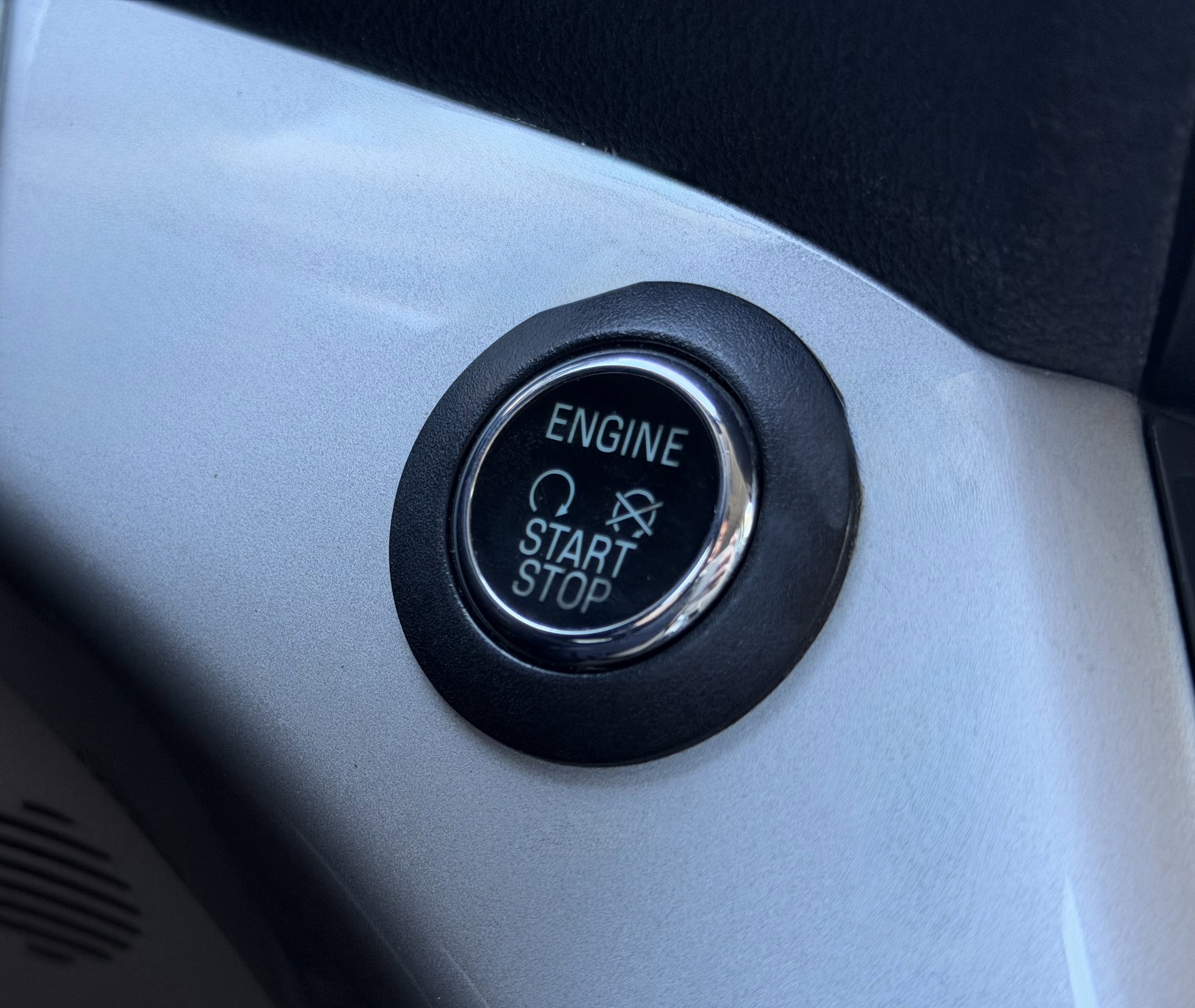 Used 2016 Ford C-MAX Energi SEL w/ Equipment Group 302A FWD image 36
