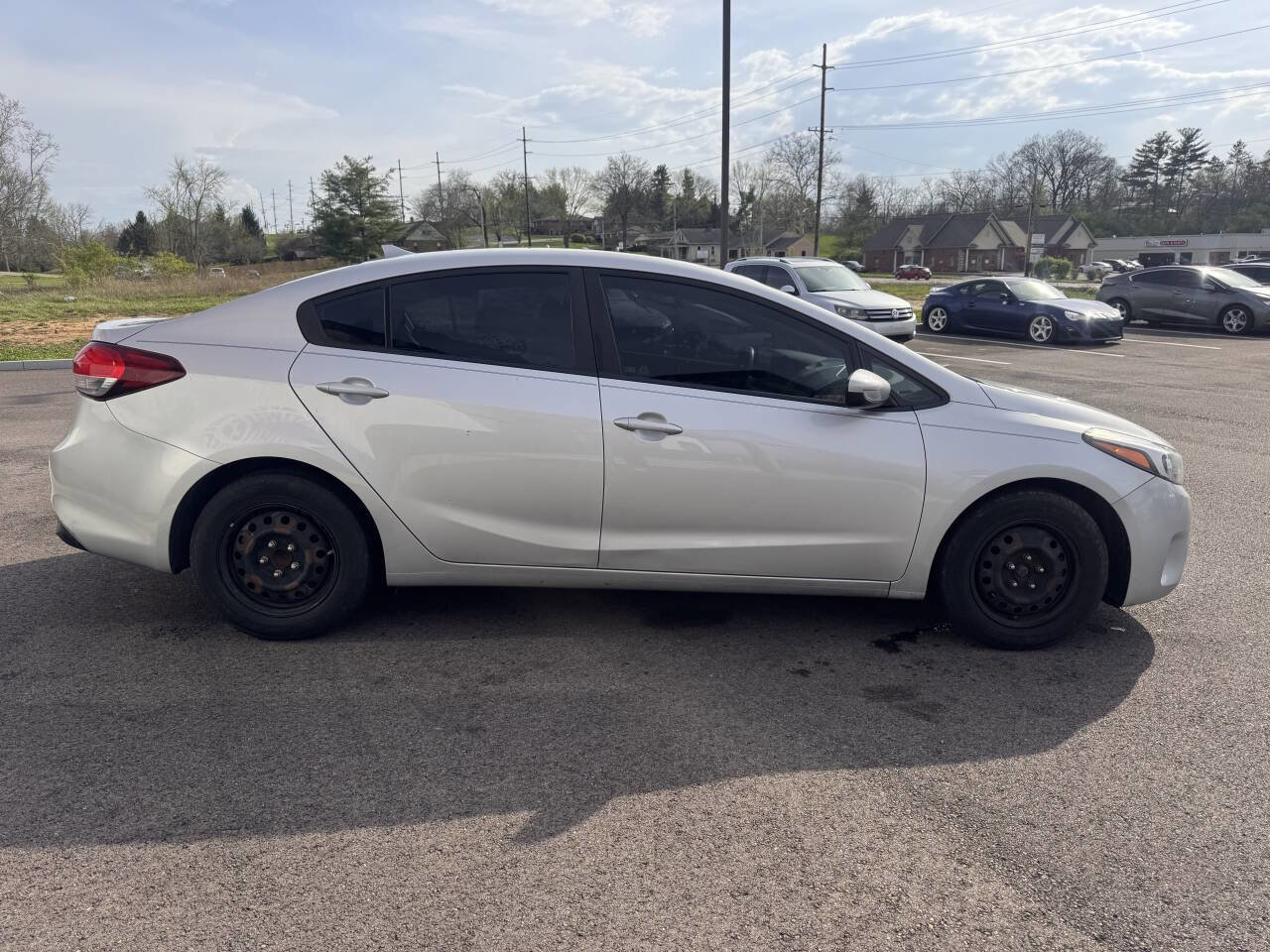 Used 2017 Kia Forte LX image 6