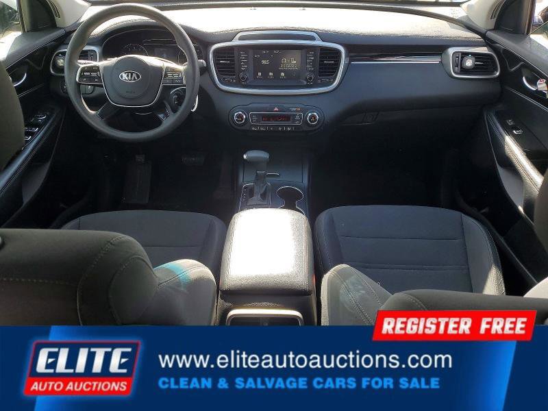 Used 2019 Kia Sorento LX image 15