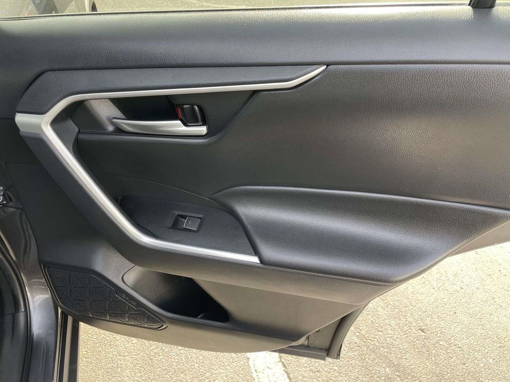 Used 2024 Toyota RAV4 XLE image 43