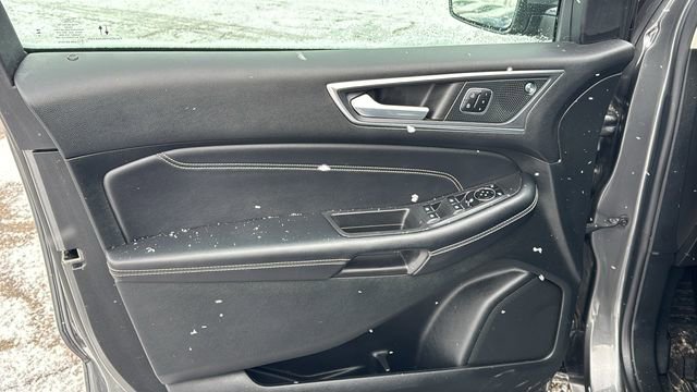 Certified 2023 Ford Edge Titanium w/ Class II Trailer Tow Package image 10