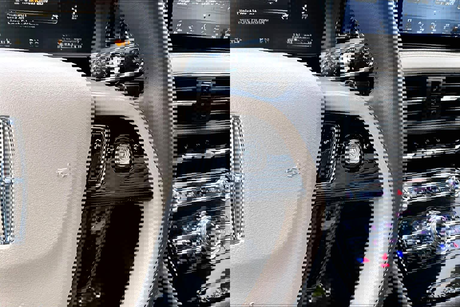 Used 2020 Lincoln Corsair Reserve w/ Equipment Group 201A image 24