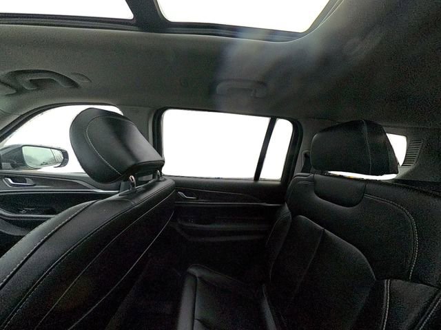 Used 2023 Jeep Grand Cherokee L Limited w/ Black Appearance Package AWD/4WD image 36