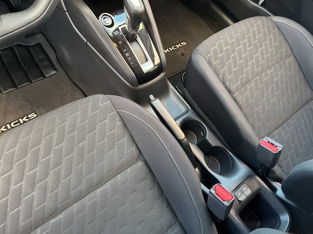 Used 2021 Nissan Kicks S image 19