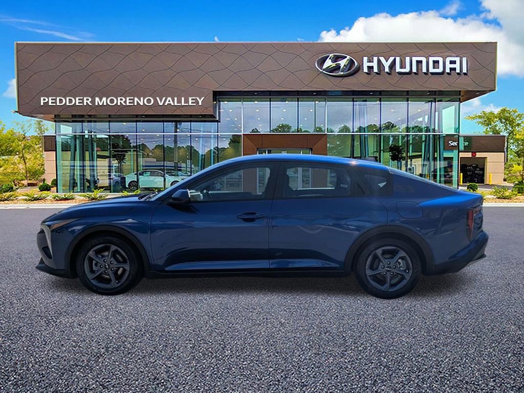 Used 2025 Kia K4 LXS image 7