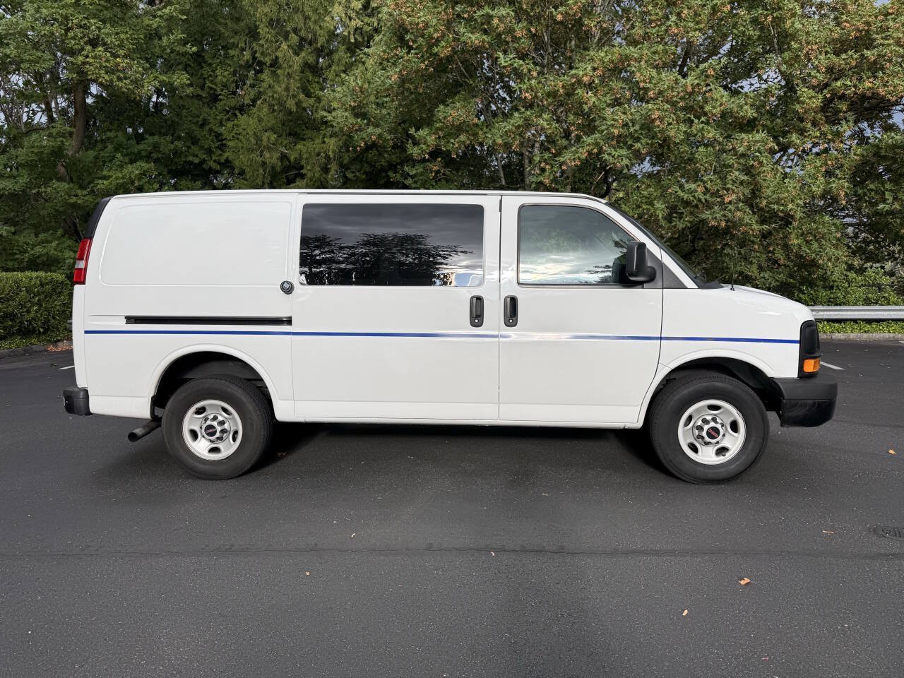 Used 2016 GMC Savana 3500 RWD image 7