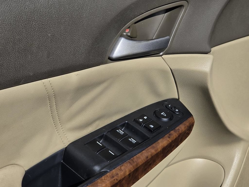 Used 2010 Honda Accord EX-L image 11