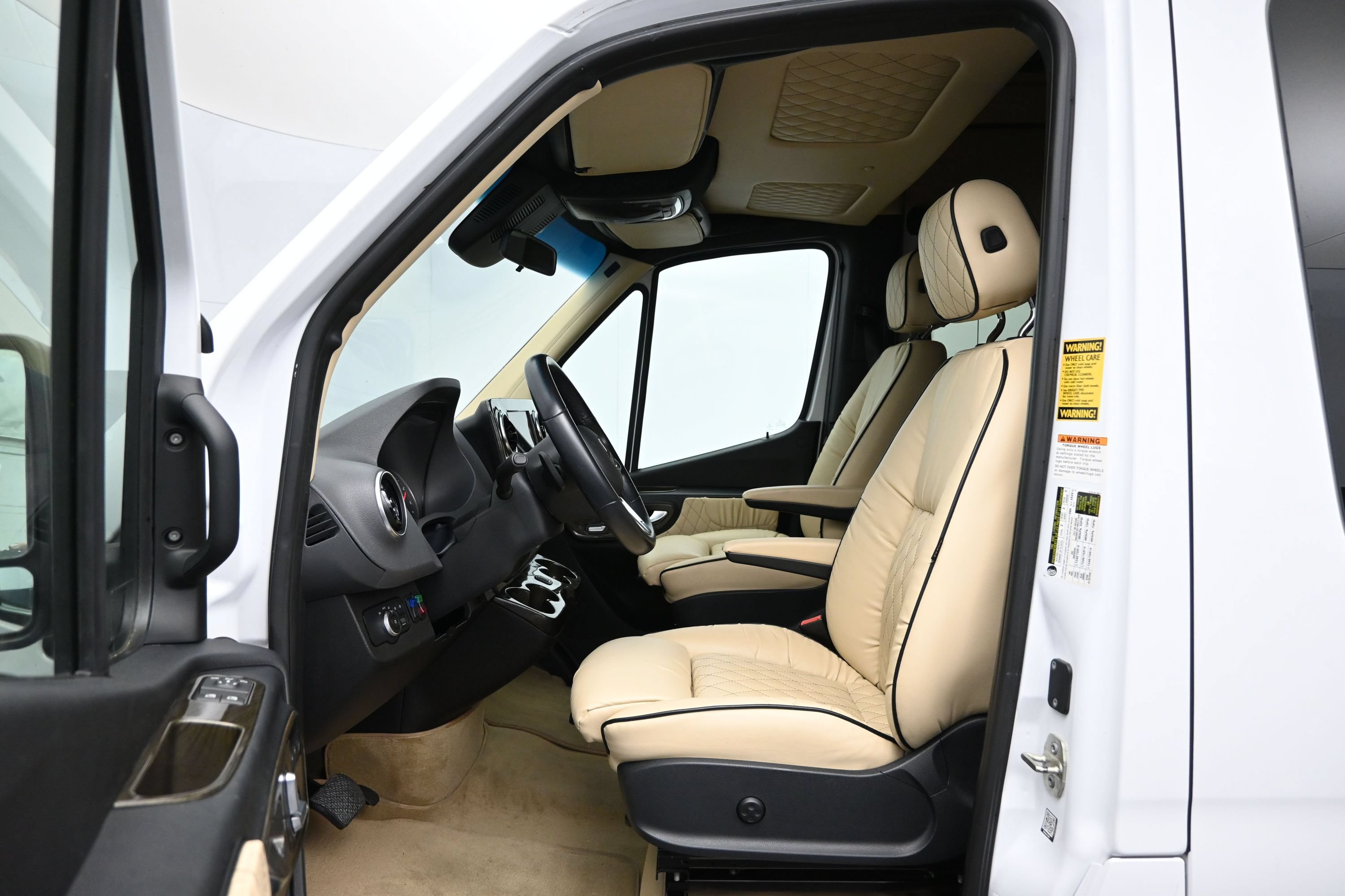 Used 2020 Mercedes-Benz Sprinter 2500 image 8
