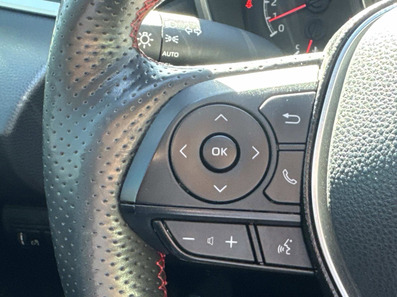 Used 2021 Toyota Corolla SE w/ Protection Package (TMS) image 16