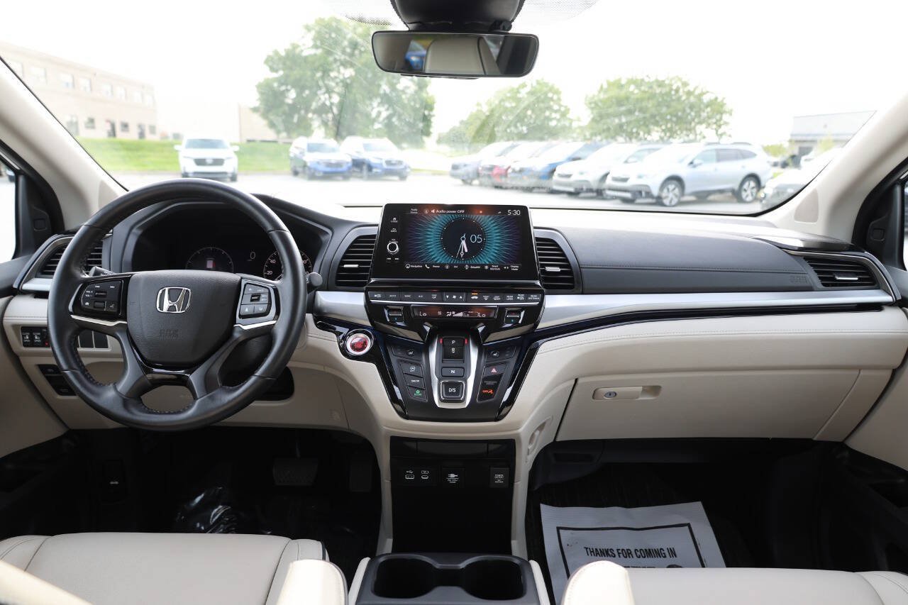 Used 2025 Honda Odyssey Touring image 14