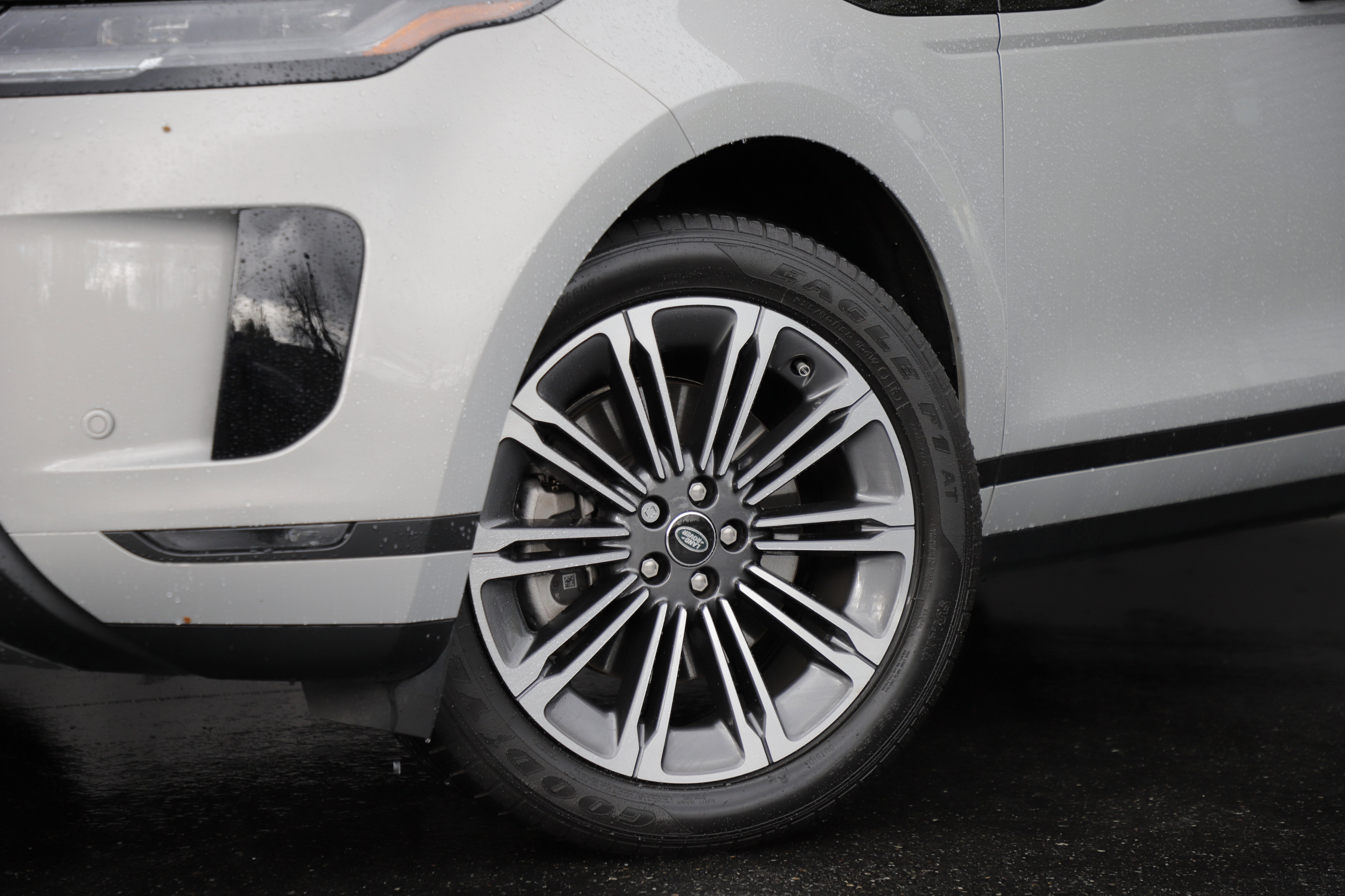 Certified 2025 Land Rover Range Rover Evoque S AWD/4WD image 2