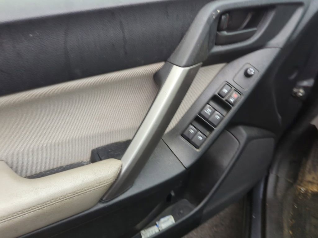 Used 2016 Subaru Forester 2.5i w/ Alloy Wheel Package image 8