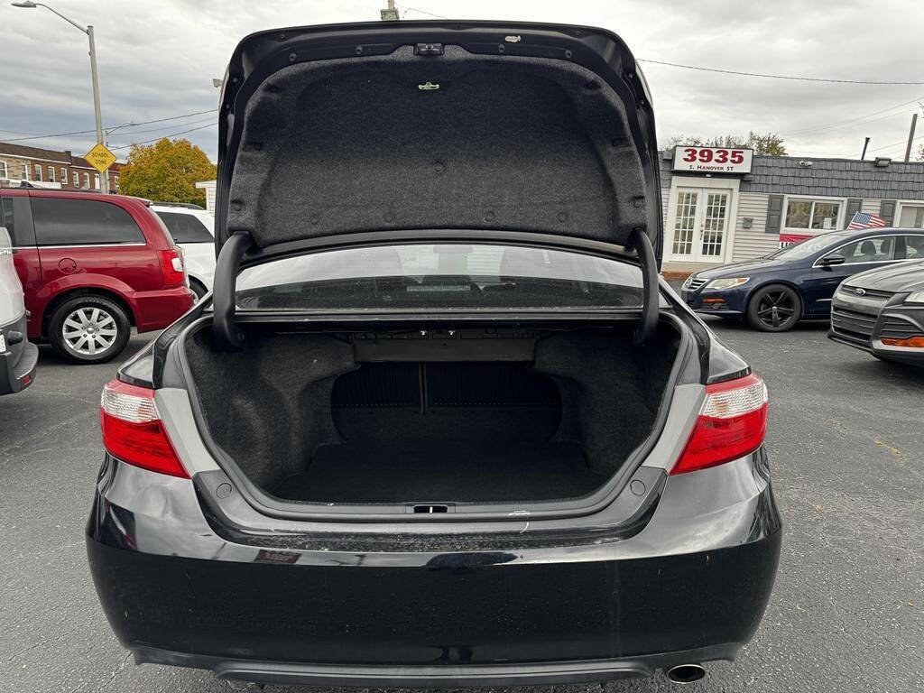 Used 2015 Toyota Camry SE FWD image 6