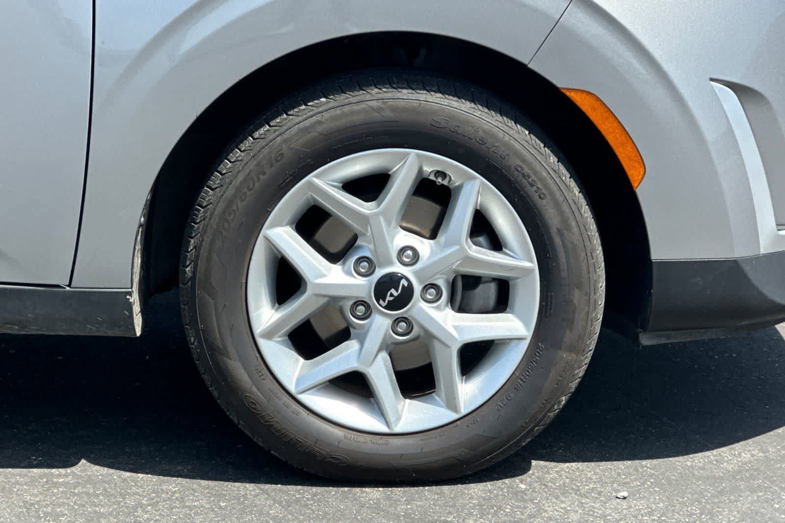 Used 2023 Kia Soul LX w/ Option Group 015 FWD image 28