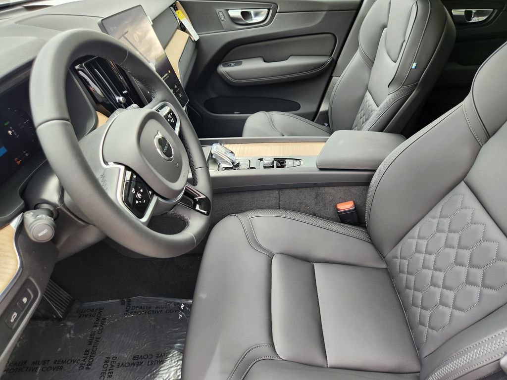 New 2026 Volvo XC60 T8 Plus w/ Climate Package AWD/4WD image 4