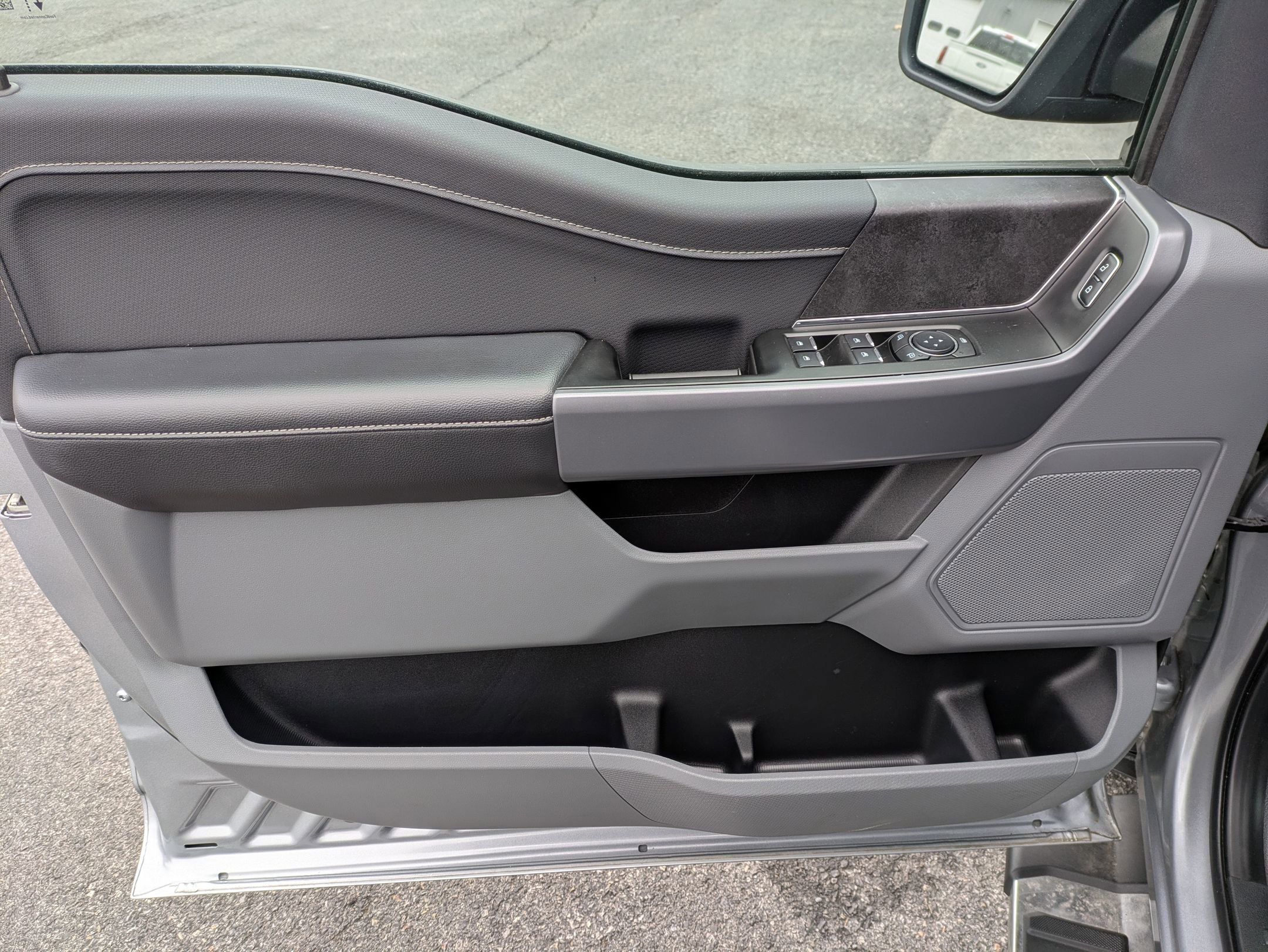 Certified 2025 Ford F150 XLT w/ Equipment Group 301A Standard image 6