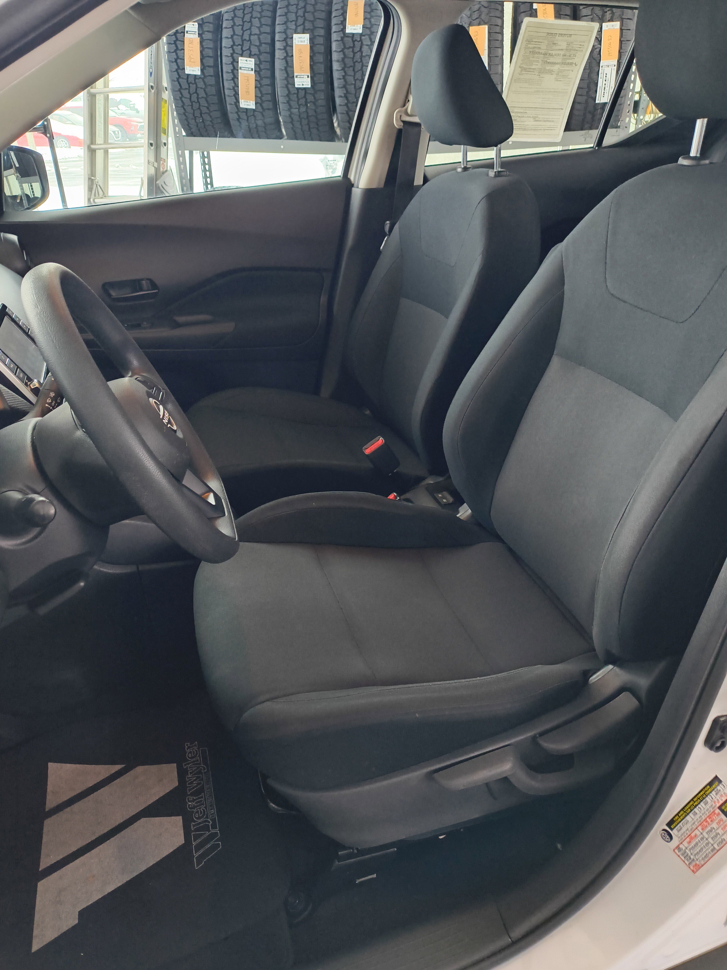 Used 2024 Nissan Kicks S image 9