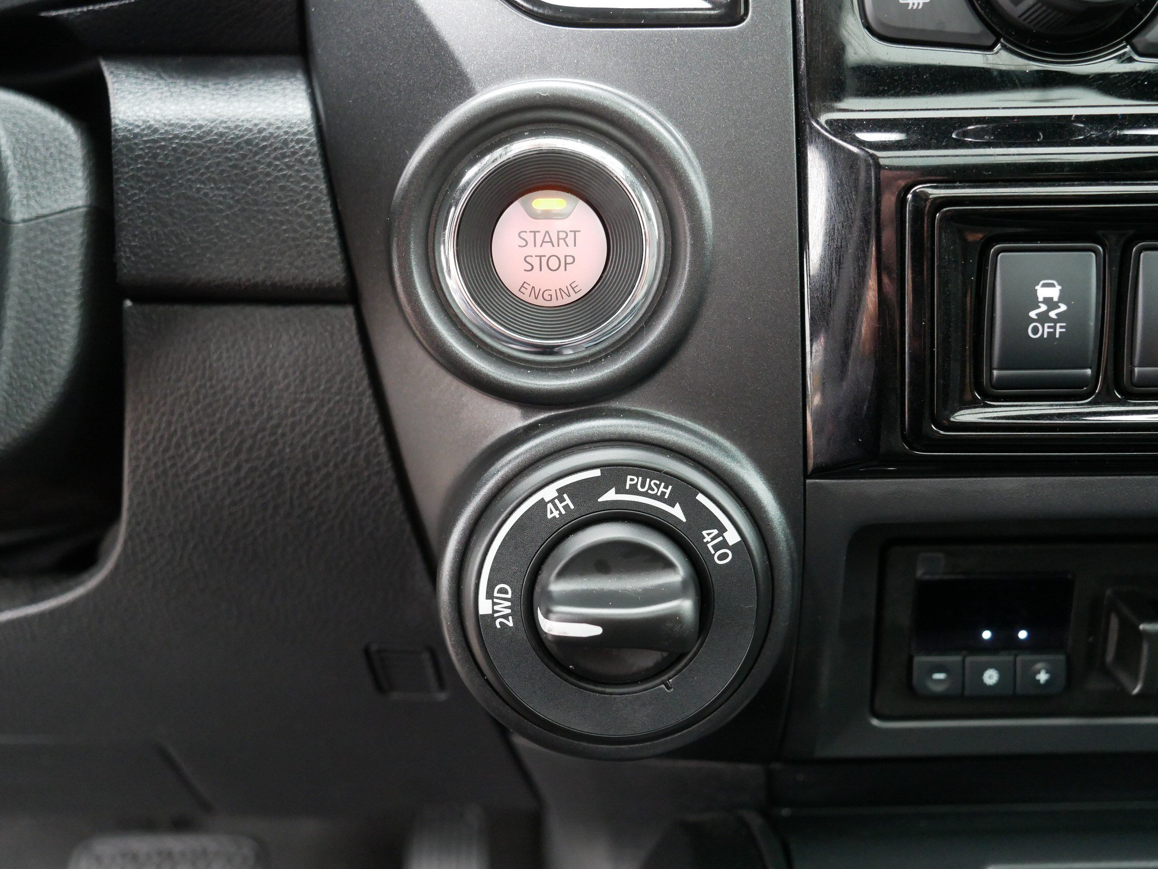 Certified 2024 Nissan Titan PRO-4X w/ Pro-4x Convenience Package AWD/4WD image 31