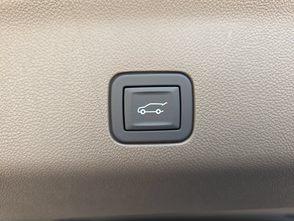 New 2026 GMC Yukon XL Denali w/ Advanced Technology Package AWD/4WD image 15